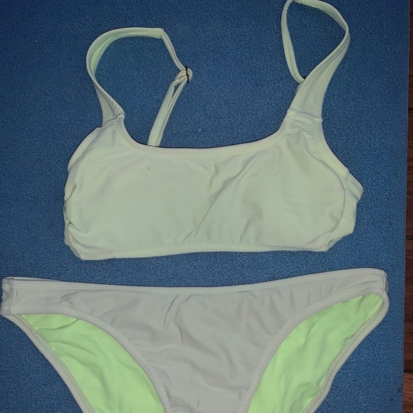 Bikini Set - Picture 3 of 4